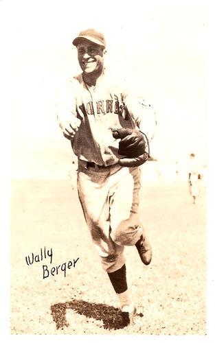 1939 Orcajo Cincinnati Reds Postcards (PC786) #NNO Wally Berger Front