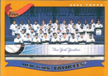2002 Topps #660 New York Yankees Front