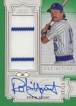 2020 Topps Definitive Collection - Definitive Autograph Relics Green #DARC-RY Robin Yount Front