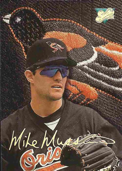 1993 Studio #202 Mike Mussina Front