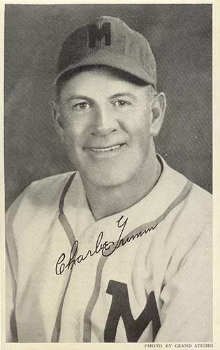 1943 Grand Studio Milwaukee Brewers #NNO Charlie Grimm Front