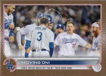 2022 Topps - Gold #469 Los Angeles Dodgers Front
