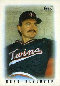 1986 Topps Major League Leaders Minis #23 Bert Blyleven Front