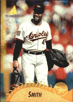 1995 Pinnacle - Museum Collection #64 Lee Smith Front