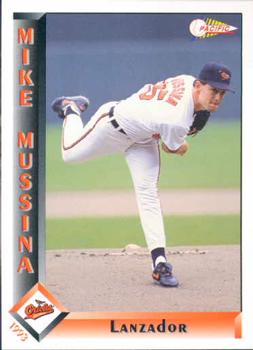 1993 Pacific Spanish #21 Mike Mussina Front
