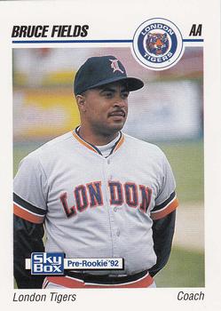 1992 SkyBox Team Sets AA #425 Bruce Fields Front