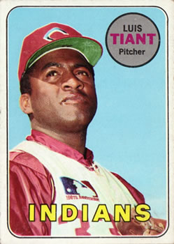 1969 Topps #560 Luis Tiant Front
