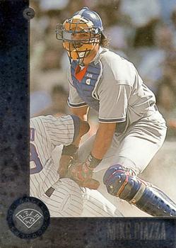1996 Leaf #200 Mike Piazza Front