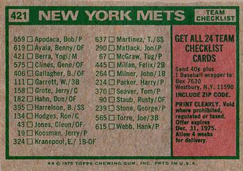 1975 Topps #421 New York Mets / Yogi Berra Back