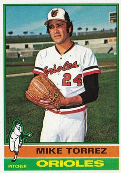 1976 Topps #25 Mike Torrez Front