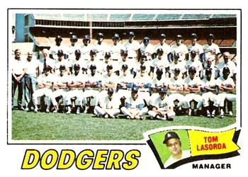 1977 Topps #504 Los Angeles Dodgers / Tom Lasorda Front