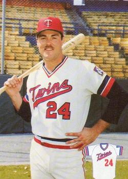 1984 Minnesota Twins #18 Tom Brunansky Front