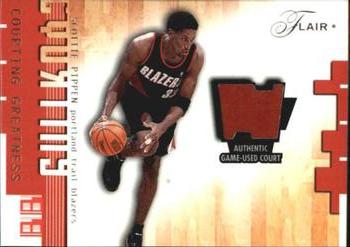2001-02 Flair - Courting Greatness #NNO Scottie Pippen Front