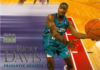 1999-00 SkyBox Premium #48 Ricky Davis Front