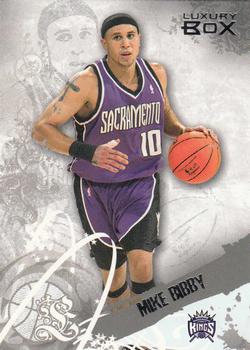 2006-07 Topps Luxury Box #4 Mike Bibby Front