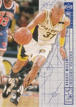 1994-95 Collector's Choice French - Gold Signature #382 Reggie Miller Front