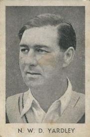 1947 Amalgamated Press Radio Fun Cricketers #20 Norman Yardley Front