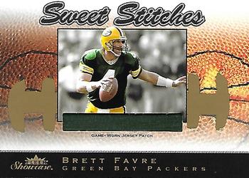 2003 Fleer Showcase - Sweet Stitches Jerseys Patches #SSP-BF Brett Favre Front