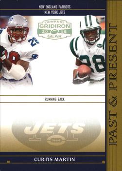 2005 Donruss Gridiron Gear - Past and Present Gold Holofoil #PP6 Curtis Martin Front