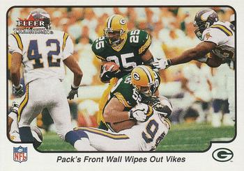 2000 Fleer Tradition #377 Pack's Front Wall Wipes Out Vikes Front