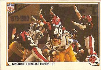 1983 Fleer Team Action #10 Hands Up! Front