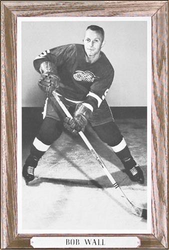 1964-67 Bee Hive Hockey Photos (Group 3) #NNO Bob Wall Front