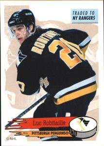 1995-96 Panini Stickers #61 Luc Robitaille Front