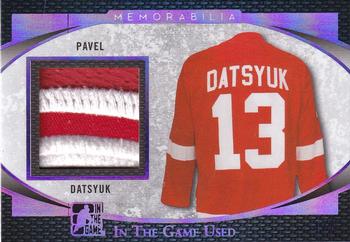 2017 Leaf In The Game Used - Game-Used Patch Purple Spectrum Foil #GUP-35 Pavel Datsyuk Front