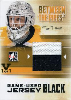 2015-16 In The Game Final Vault - 2010-11 In The Game Between The Pipes Jerseys Black (Gold Vault Stamp) #M-65 Tim Thomas Front