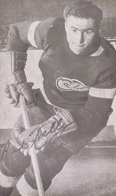 1949-50 J.D. McCarthy Detroit Red Wings Postcards #NNO Red Kelly Front