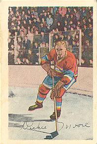 1952-53 Parkhurst #10 Dickie Moore Front