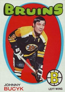 1971-72 Topps #35 Johnny Bucyk Front