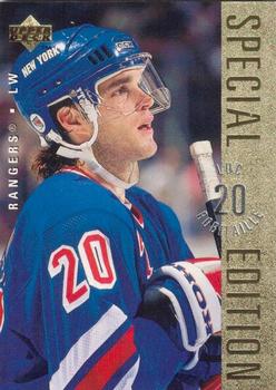 1995-96 Upper Deck - Special Edition Gold #SE144 Luc Robitaille Front