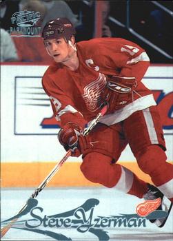 1997-98 Pacific Paramount - Ice Blue #71 Steve Yzerman Front
