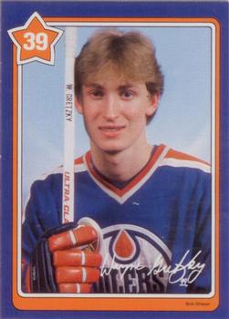1982-83 Neilson Wayne Gretzky #39 Passing the Puck Front