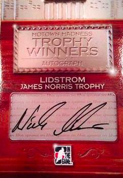 2012-13 In The Game Motown Madness - Trophy Winner Autographs #TWA-NL1 Nicklas Lidstrom Front