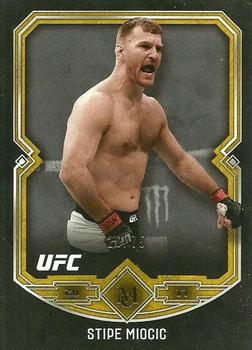 2017 Topps Museum Collection UFC - Gold #7 Stipe Miocic Front