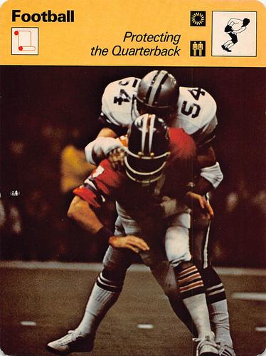 1977-79 Sportscaster Series 85 #85-10 Protecting the Quarterback Front
