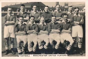 1935 J.A. Pattreiouex Sporting Events and Stars #63 Manchester United Players Front