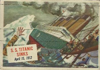1954 Topps Scoop (R714-19) #17 S.S. Titanic Sinks Front
