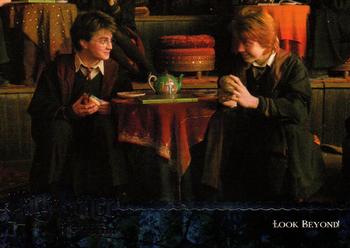 2004 ArtBox Harry Potter and the Prisoner of Azkaban Update Edition #107 Look Beyond! Front