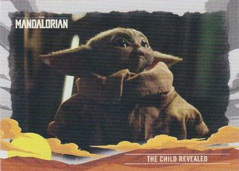 2020 Topps Star Wars The Mandalorian Journey of the Child #17 The Child Revealed Front