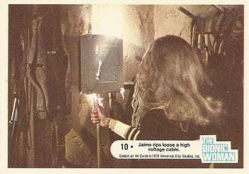 1976 Donruss Bionic Woman #10 Jamie rips loose a high voltage cable Front
