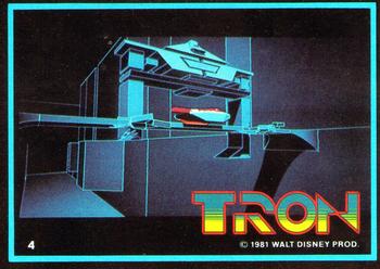 1982 Donruss Tron Movie #4 Flynn's reco cutting a tank's trip off a littl Front