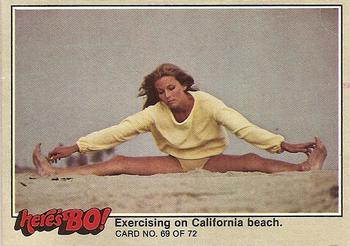 1981 Fleer Here's Bo! #69 Exercising on California beach. Front