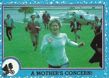 1982 Topps E.T. The Extraterrestrial #67 A Mother's Concern! Front