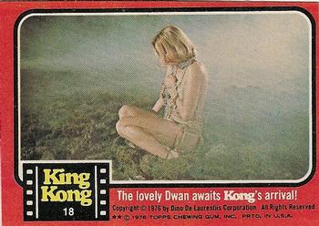 1976 Topps King Kong #18 The lovely Dwan awaits Kong's arrival! Front
