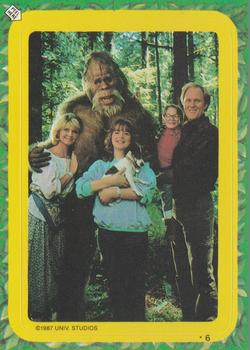1987 Topps Harry and the Hendersons - Stickers #6 (Family picture) Front