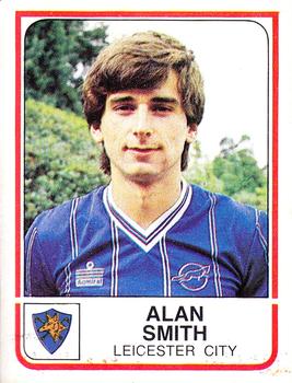 1983-84 Panini Football 84 (UK) #117 Alan Smith Front
