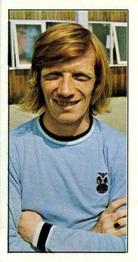 1974-75 Bassett & Co. Football Stars #26 Willie Carr Front